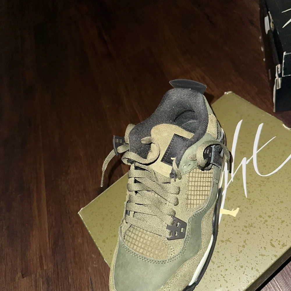 Jordan 4 Retro SE Craft Medium Olive - Picture 2 of 4